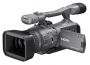 Sony HDR-FX7E -  Тип видеокамеры : HDV, цифровая   Тип матрицы : 3CMOS   Zoom оптический   цифровой : 20x  1x   Фоторежим : есть   Максимальное время работы от аккумулятора : 2.35 ч   Вес : 1400 г  